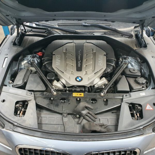 Motor BMW N63B44 V8 benzín 450HP:650NM