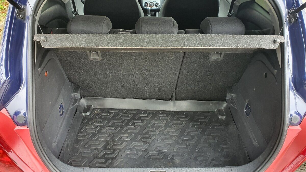 Opel Corsa 1.4 benzín