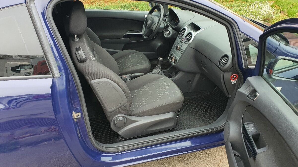 Opel Corsa 1.4 benzín