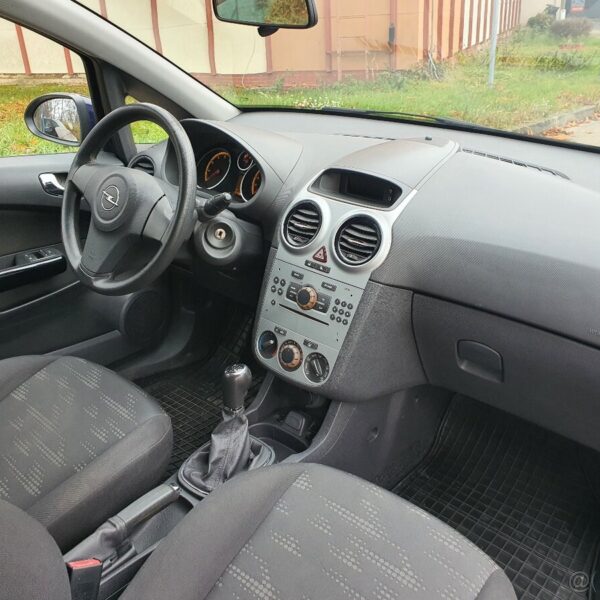 Opel Corsa 1.4 benzín