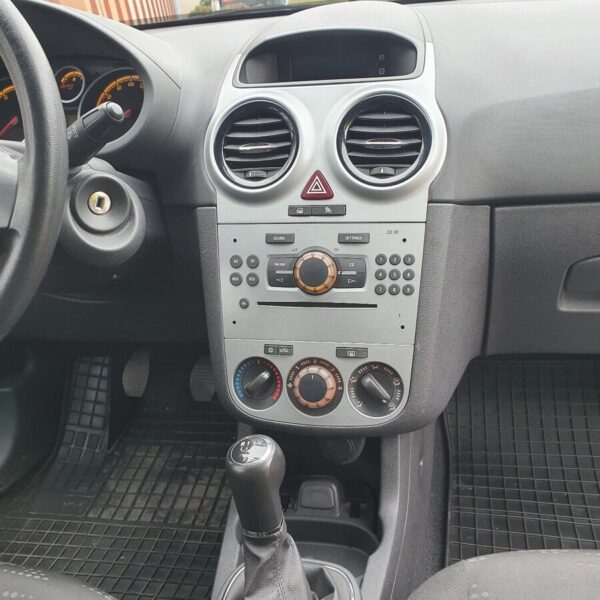 Opel Corsa 1.4 benzín