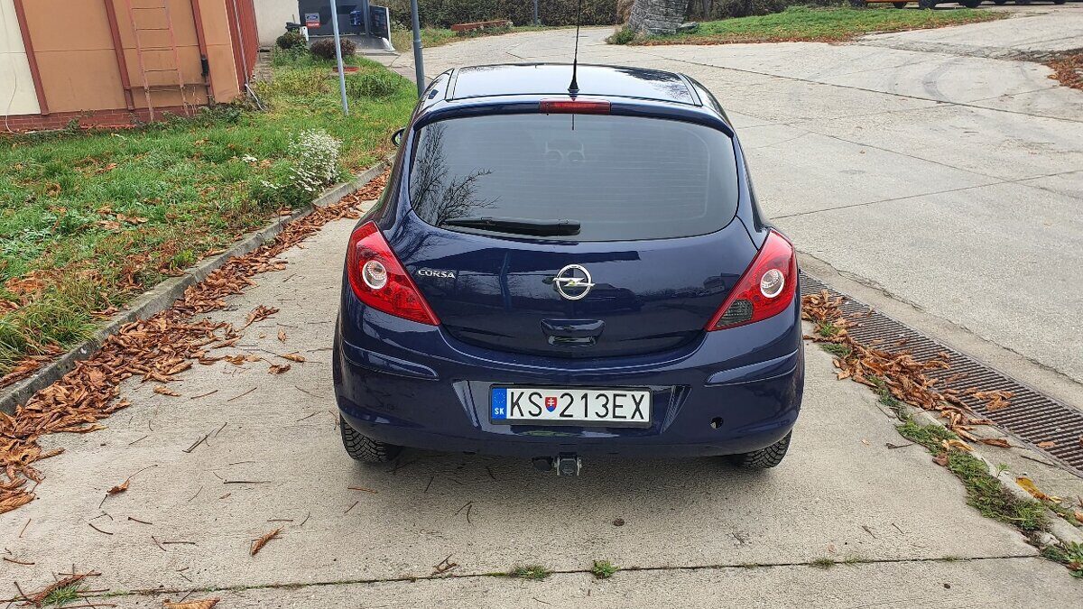 Opel Corsa 1.4 benzín