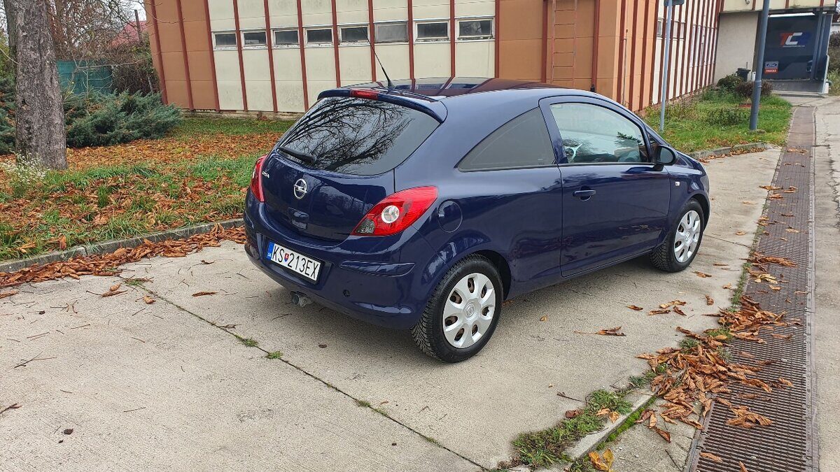 Opel Corsa 1.4 benzín