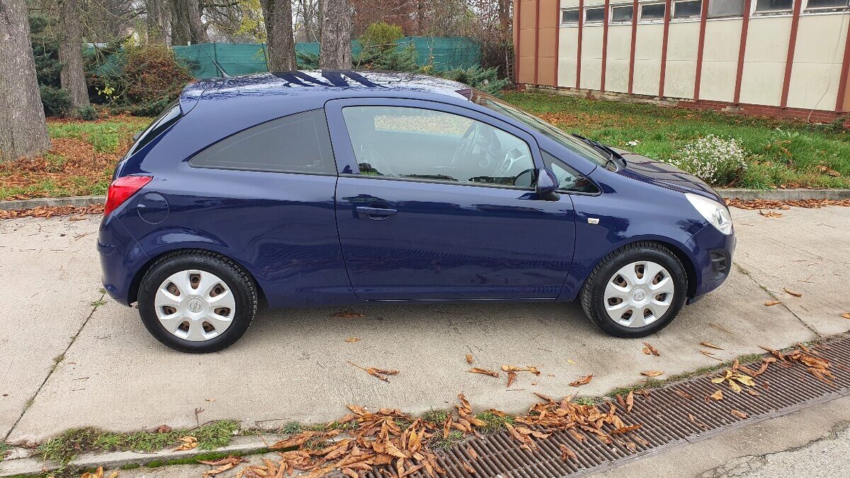 Opel Corsa 1.4 benzín
