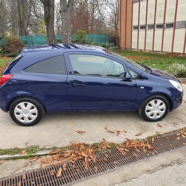 Opel Corsa 1.4 benzín