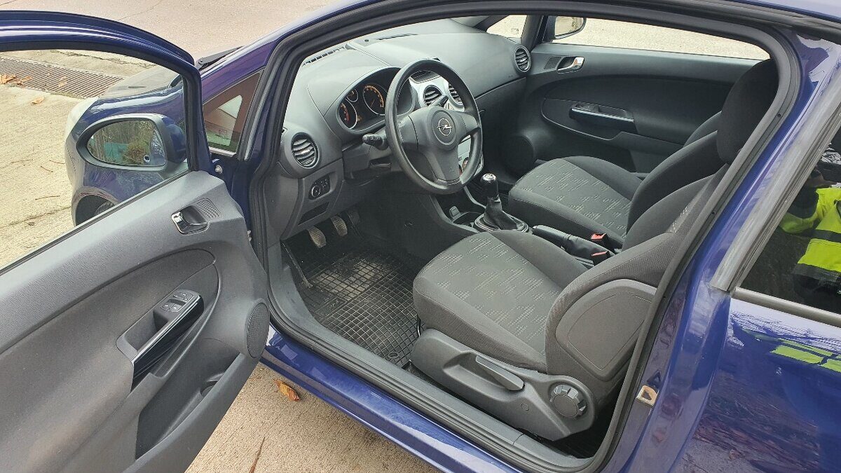 Opel Corsa 1.4 benzín